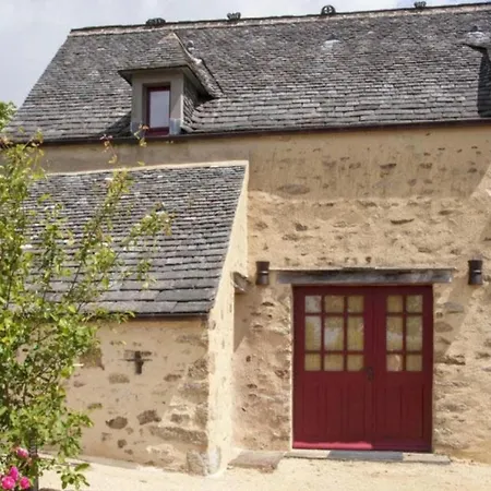 Domaine De Linguinou Piscine Et *