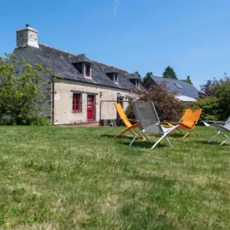 Domaine De Linguinou Piscine Et Vakantiehuis *
